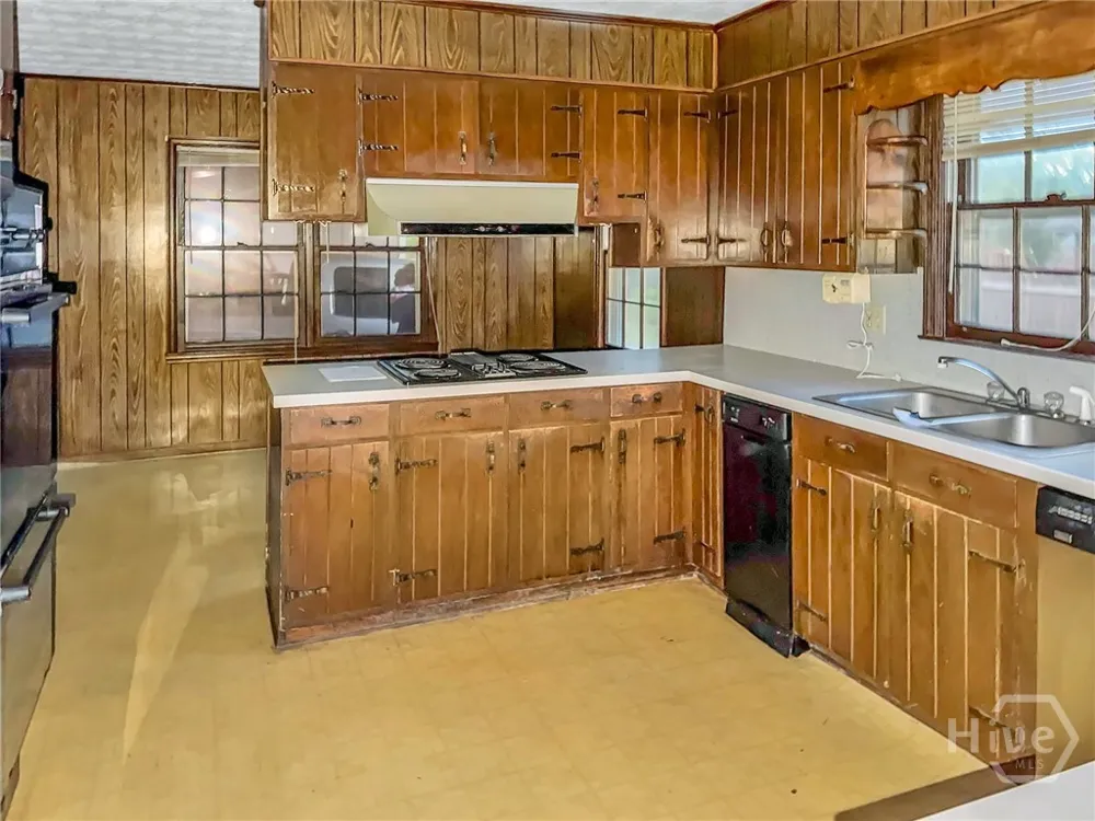 4115 LANTERN LANE Valdosta, GA 31602