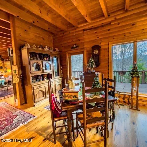 496 Holloway Road Robbinsville, NC 28771