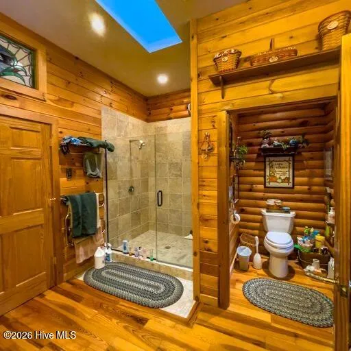 496 Holloway Road Robbinsville, NC 28771