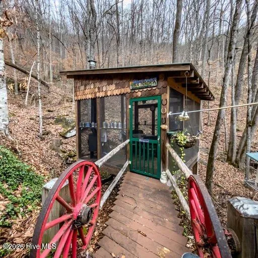 496 Holloway Road Robbinsville, NC 28771