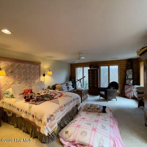 496 Holloway Road Robbinsville, NC 28771