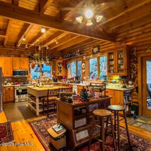 496 Holloway Road Robbinsville, NC 28771