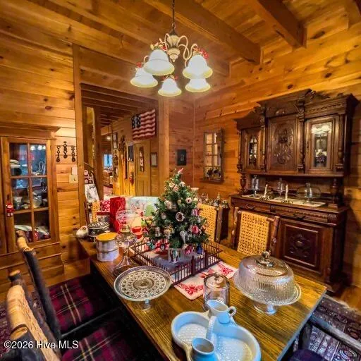 496 Holloway Road Robbinsville, NC 28771