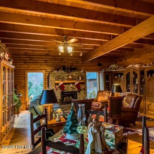 496 Holloway Road Robbinsville, NC 28771
