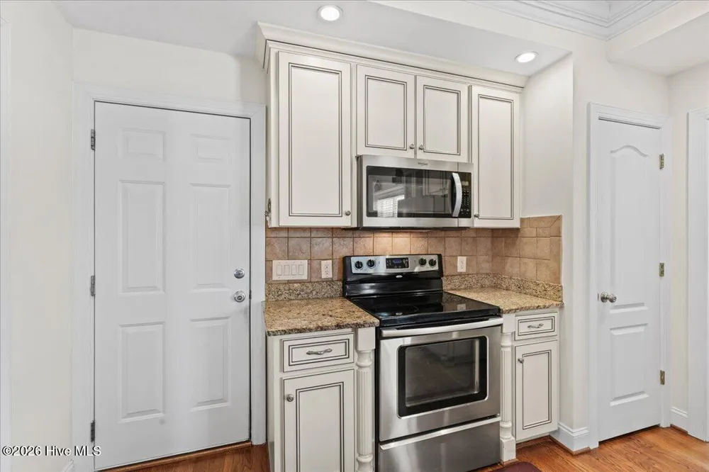 18 Treewood Lane Clayton, NC 27527