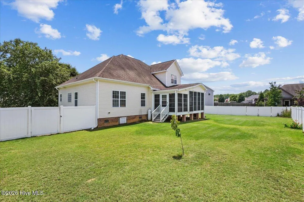 18 Treewood Lane Clayton, NC 27527