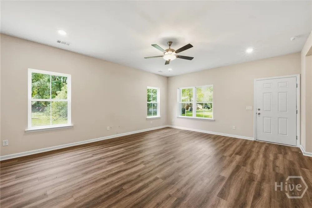 1300 Kentucky Street Darien, GA 31305