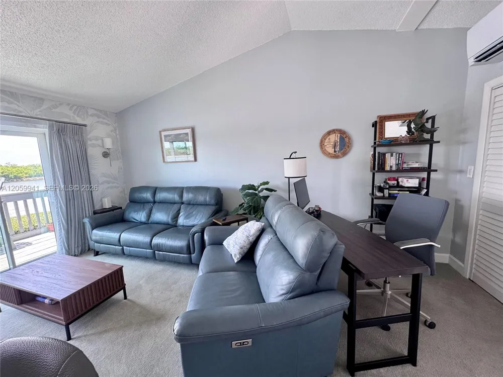1800 Ocean Dr #203 Hollywood, FL 33019