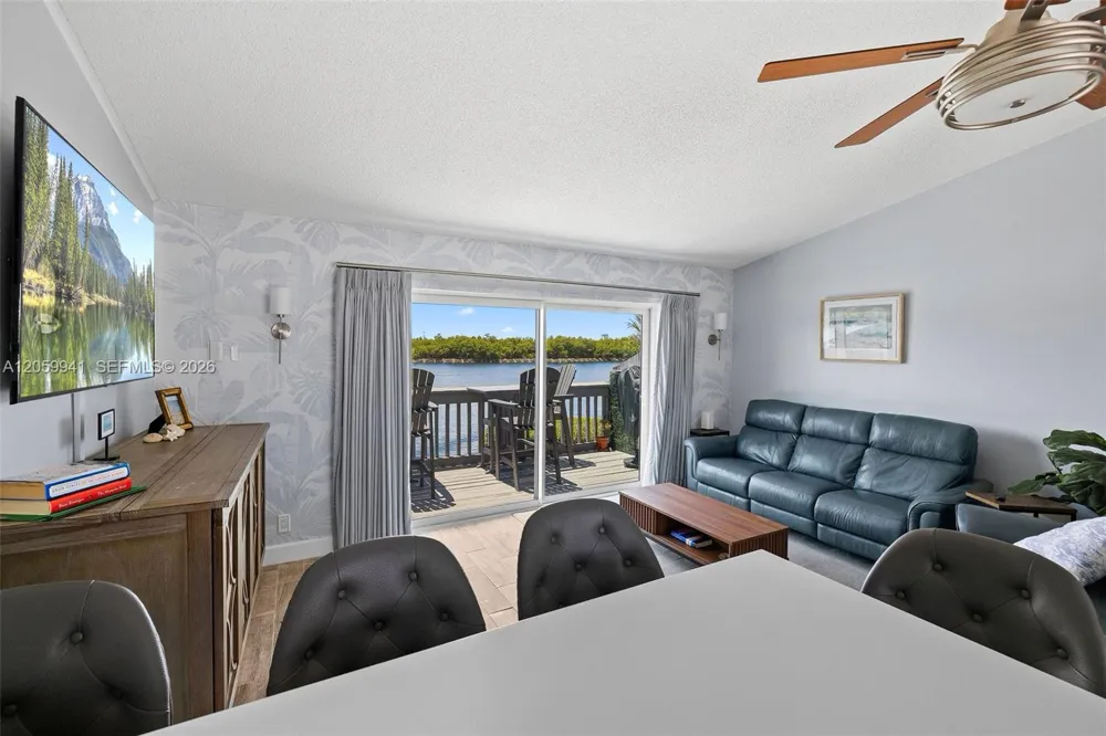 1800 Ocean Dr #203 Hollywood, FL 33019