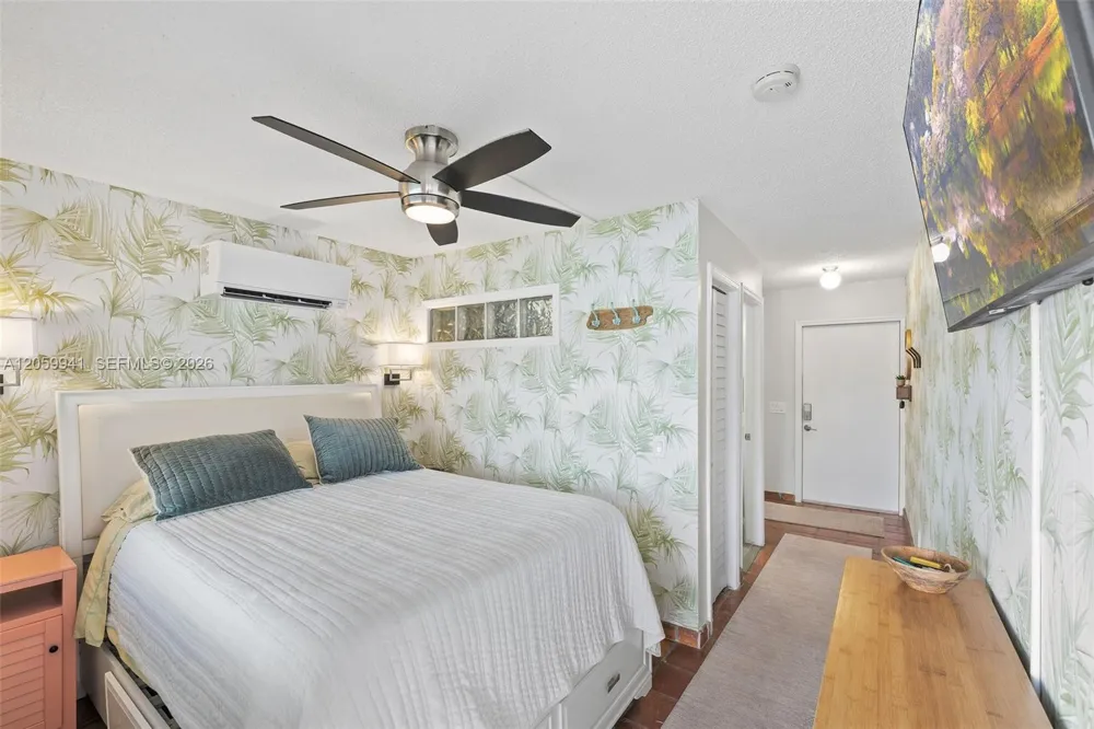 1800 Ocean Dr #203 Hollywood, FL 33019