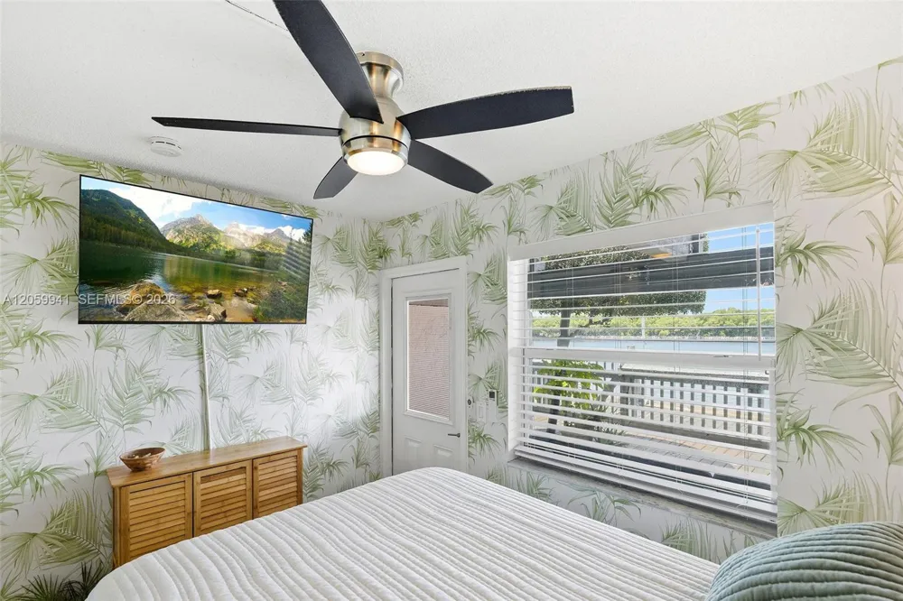 1800 Ocean Dr #203 Hollywood, FL 33019