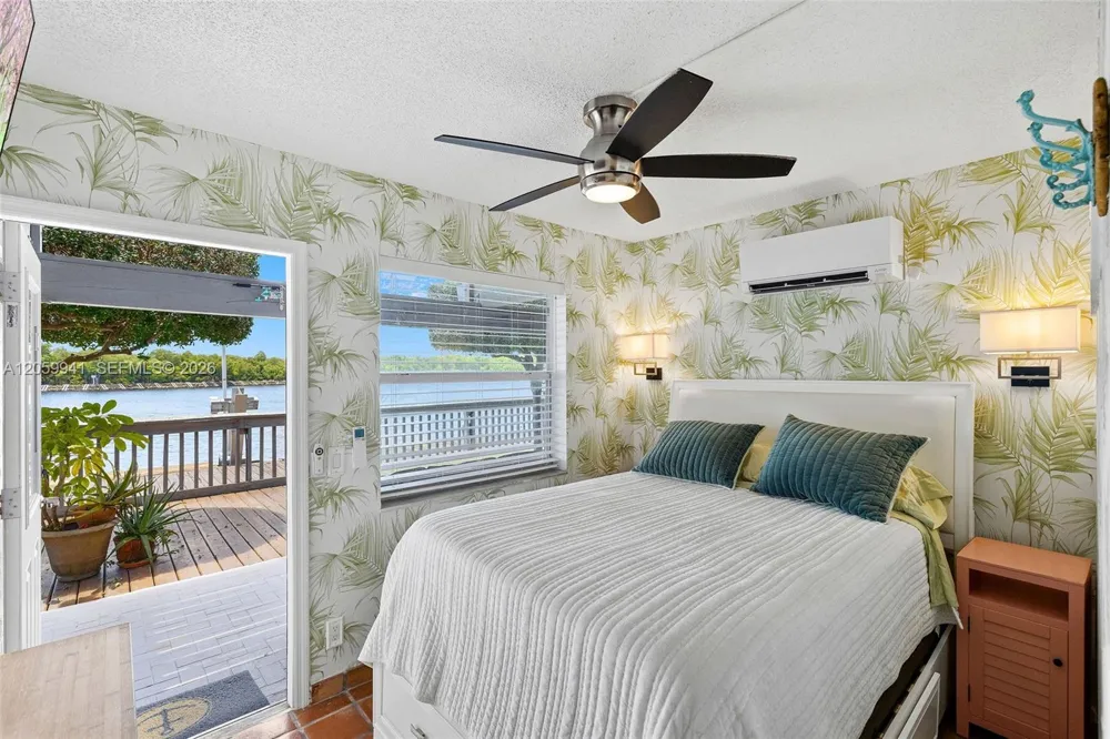1800 Ocean Dr #203 Hollywood, FL 33019