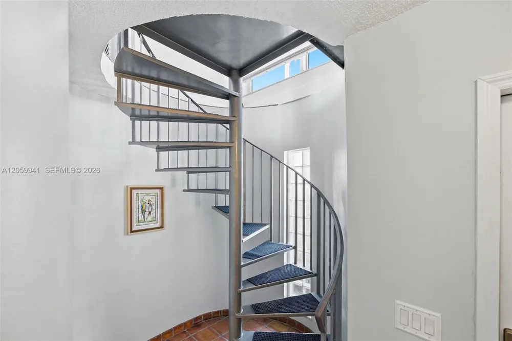 1800 Ocean Dr #203 Hollywood, FL 33019