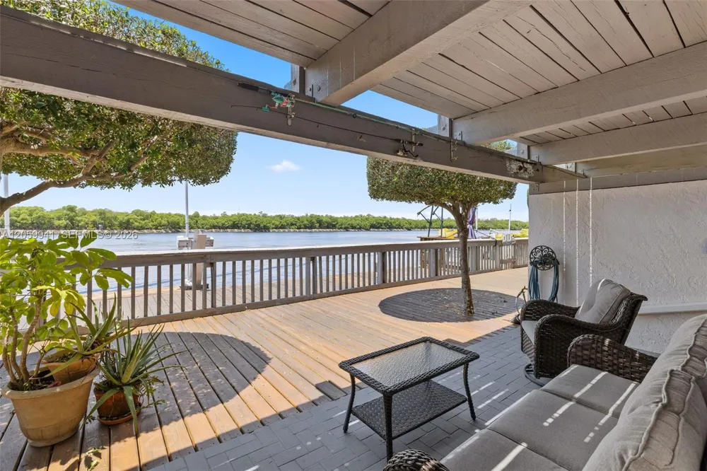 1800 Ocean Dr #203 Hollywood, FL 33019