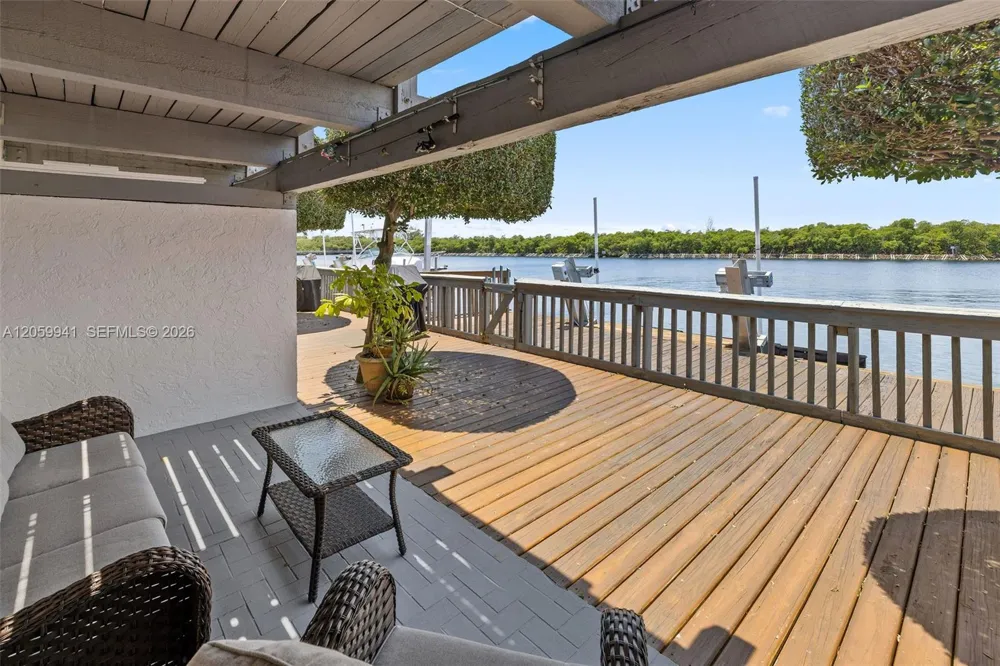 1800 Ocean Dr #203 Hollywood, FL 33019