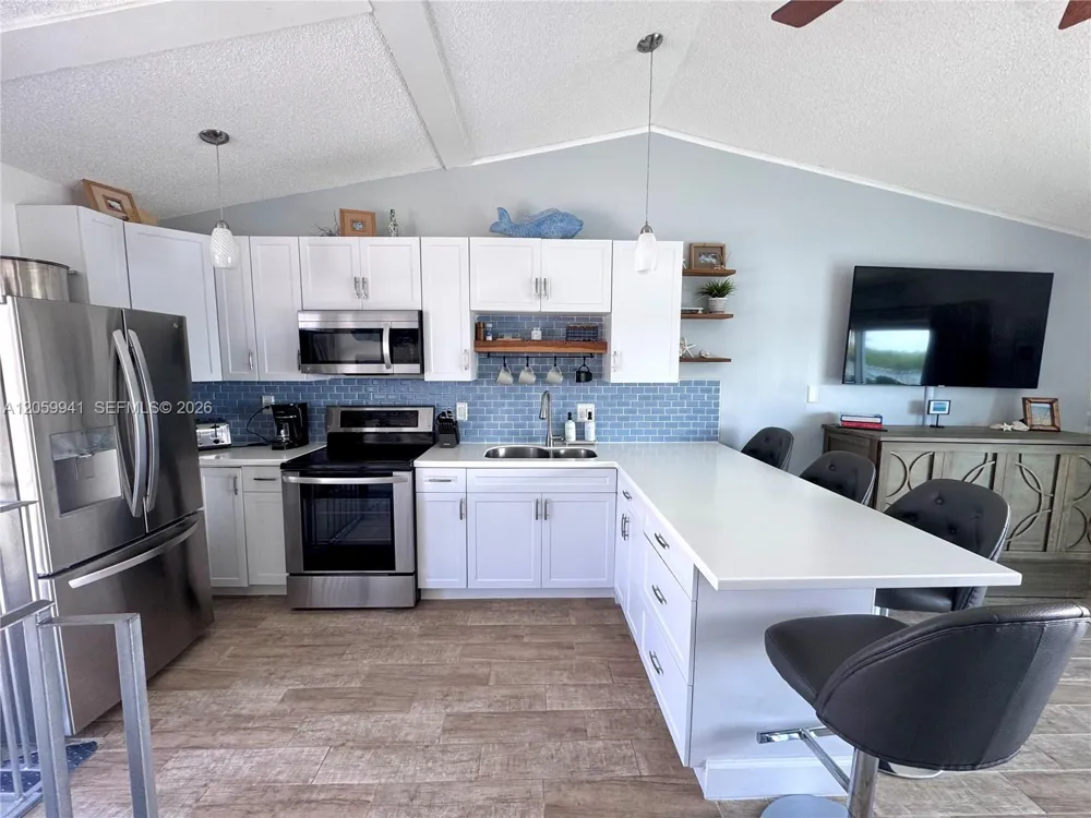 1800 Ocean Dr #203 Hollywood, FL 33019