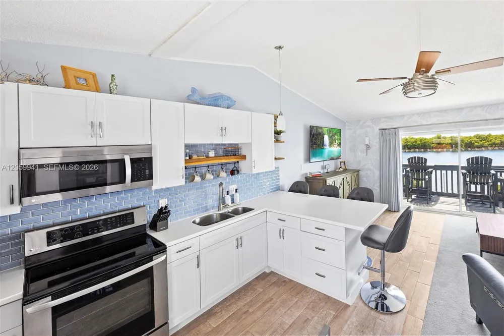 1800 Ocean Dr #203 Hollywood, FL 33019