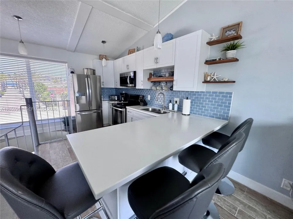 1800 Ocean Dr #203 Hollywood, FL 33019