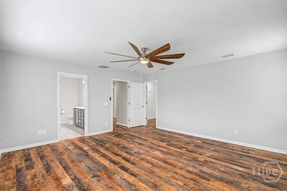 18 Minning Loop Richmond Hill, GA 31324