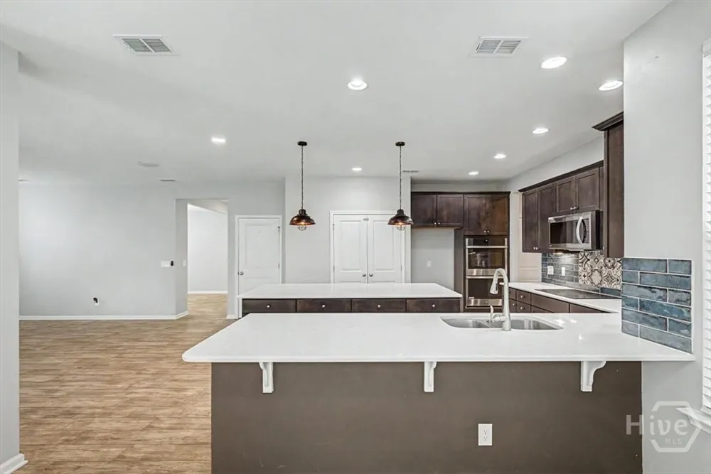 18 Minning Loop Richmond Hill, GA 31324