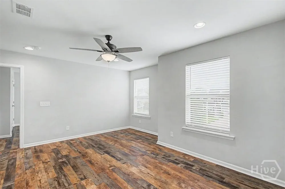 18 Minning Loop Richmond Hill, GA 31324