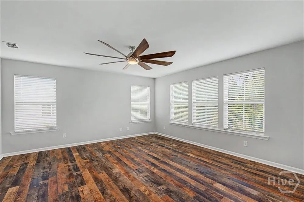 18 Minning Loop Richmond Hill, GA 31324