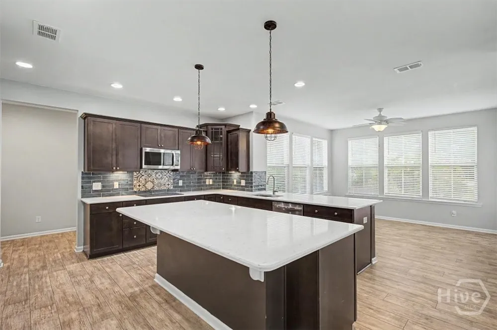 18 Minning Loop Richmond Hill, GA 31324