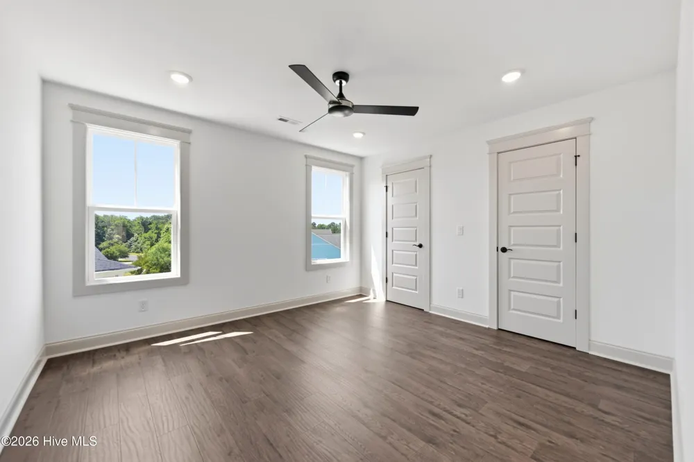 611 Moss Lake Lane Holly Ridge, NC 28445