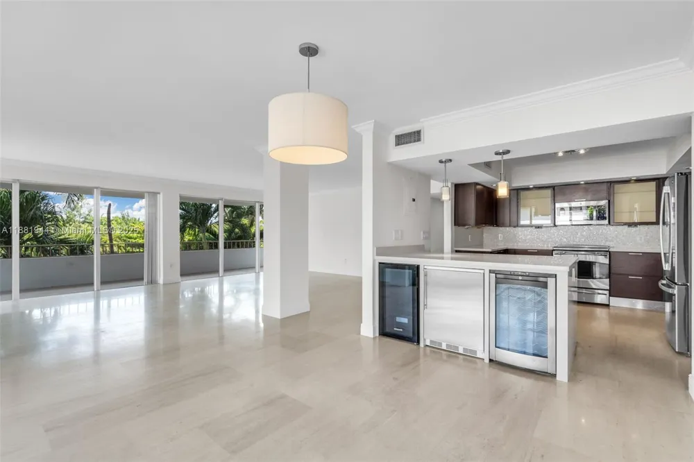 155 Ocean Lane Dr #300 Key Biscayne, FL 33149