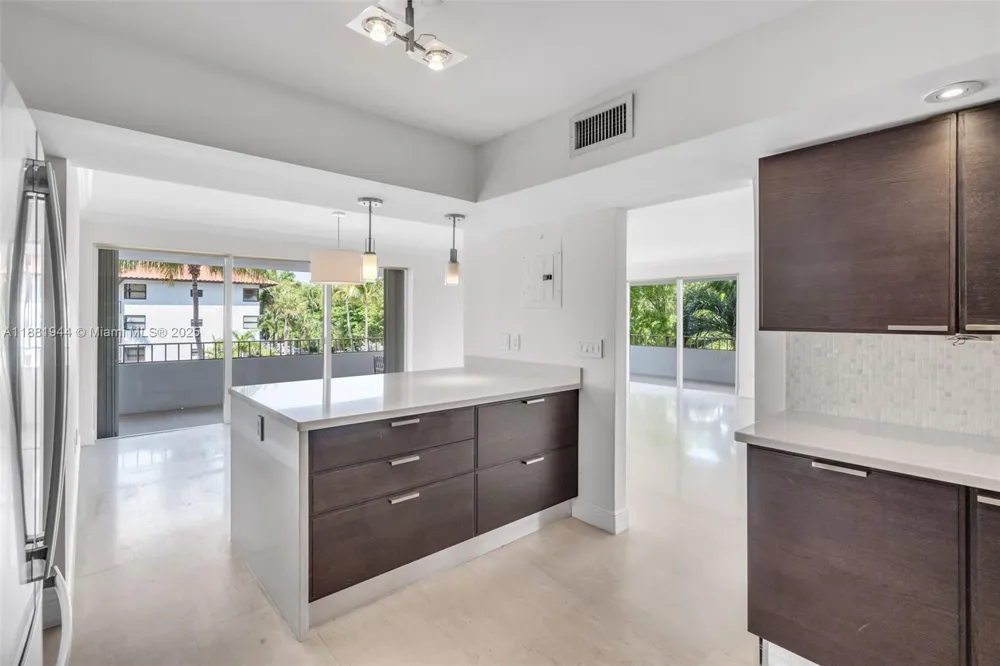 155 Ocean Lane Dr #300 Key Biscayne, FL 33149