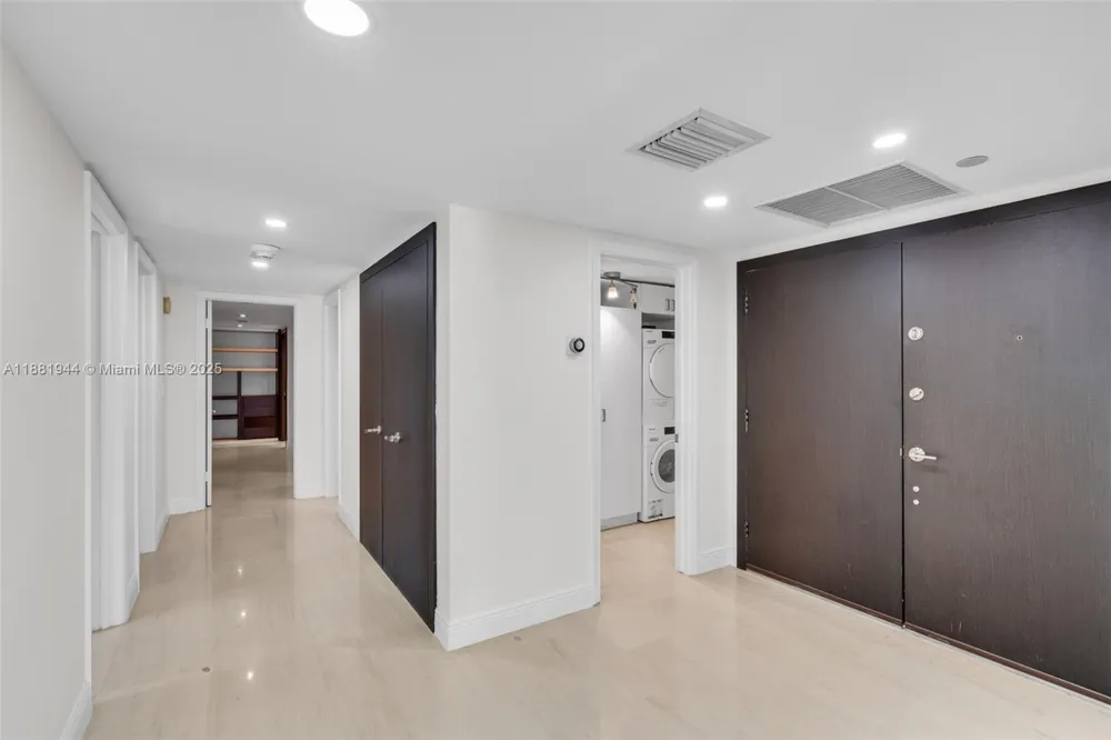 155 Ocean Lane Dr #300 Key Biscayne, FL 33149