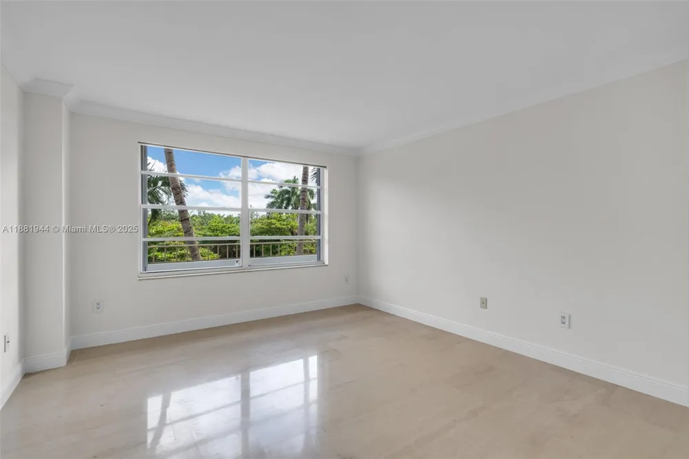 155 Ocean Lane Dr #300 Key Biscayne, FL 33149