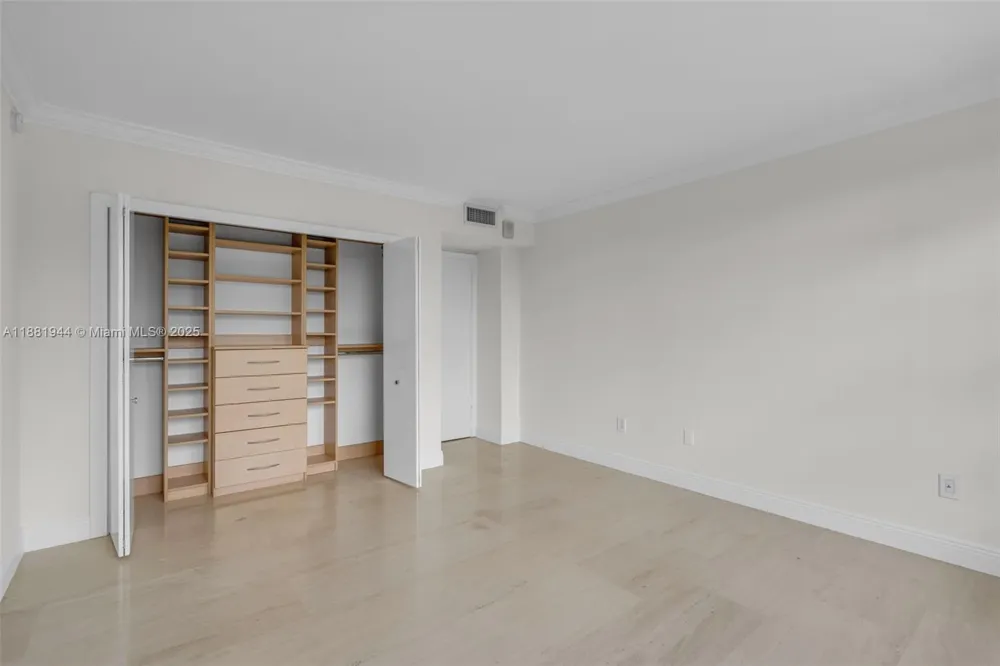 155 Ocean Lane Dr #300 Key Biscayne, FL 33149