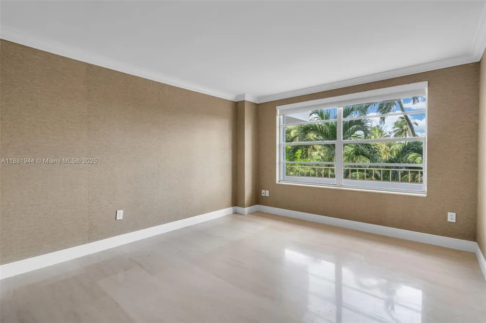 155 Ocean Lane Dr #300 Key Biscayne, FL 33149