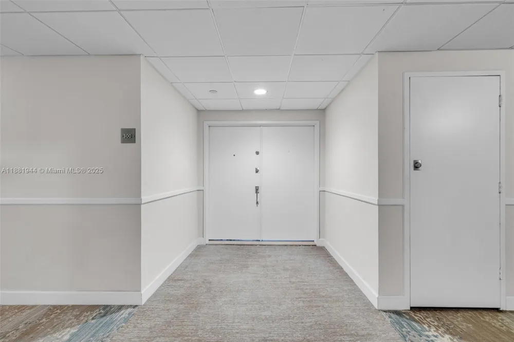 155 Ocean Lane Dr #300 Key Biscayne, FL 33149
