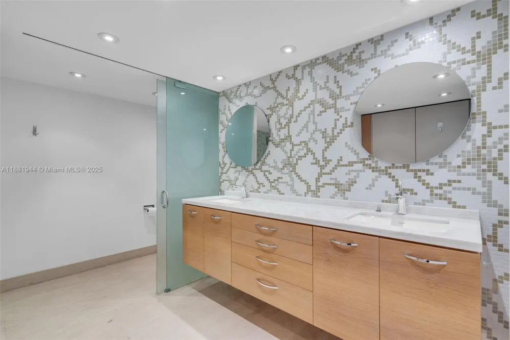 155 Ocean Lane Dr #300 Key Biscayne, FL 33149