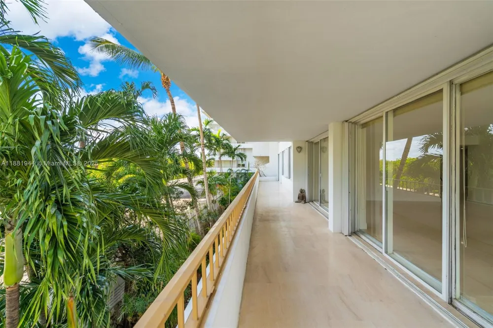 155 Ocean Lane Dr #300 Key Biscayne, FL 33149
