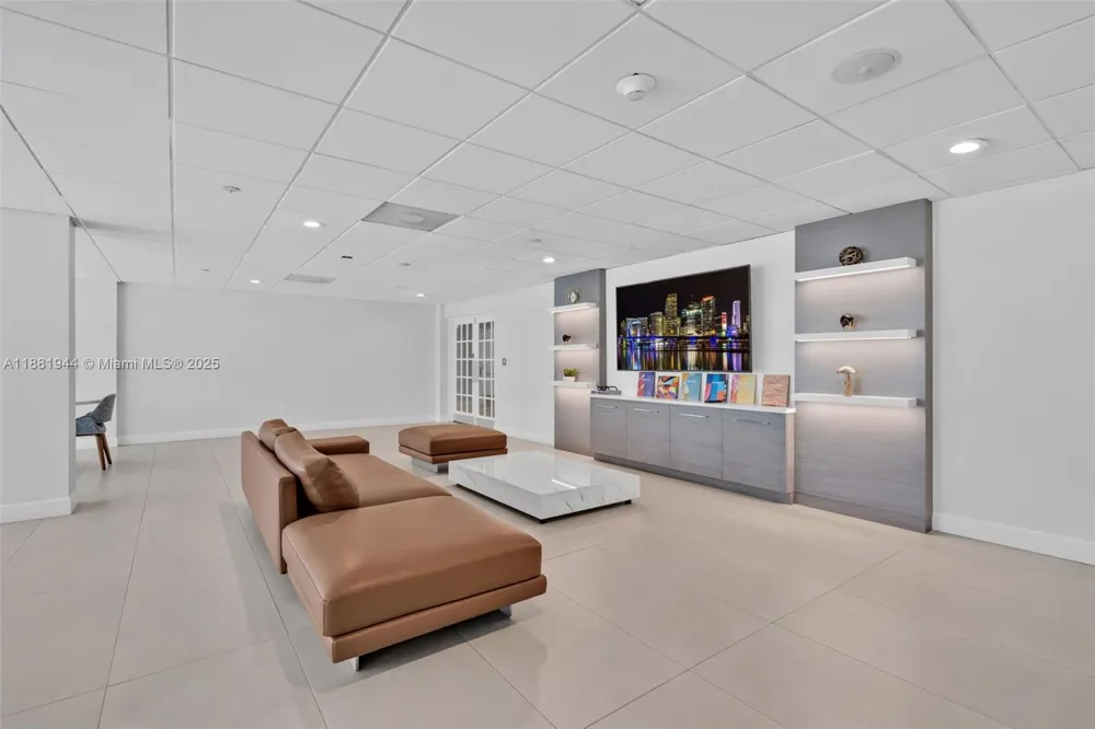 155 Ocean Lane Dr #300 Key Biscayne, FL 33149