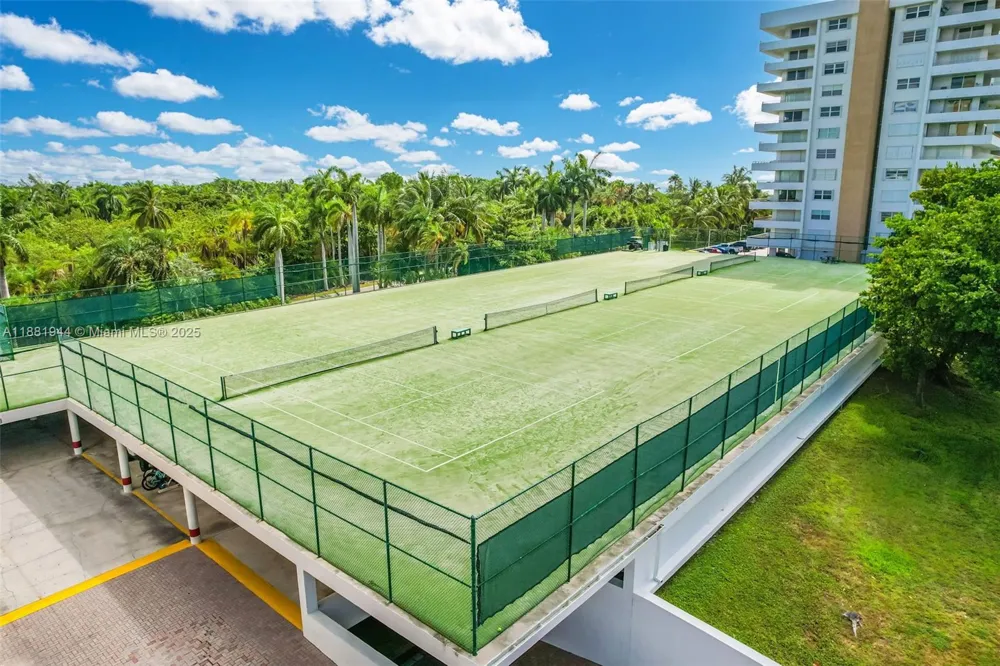 155 Ocean Lane Dr #300 Key Biscayne, FL 33149