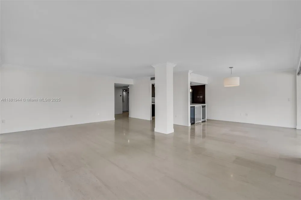 155 Ocean Lane Dr #300 Key Biscayne, FL 33149