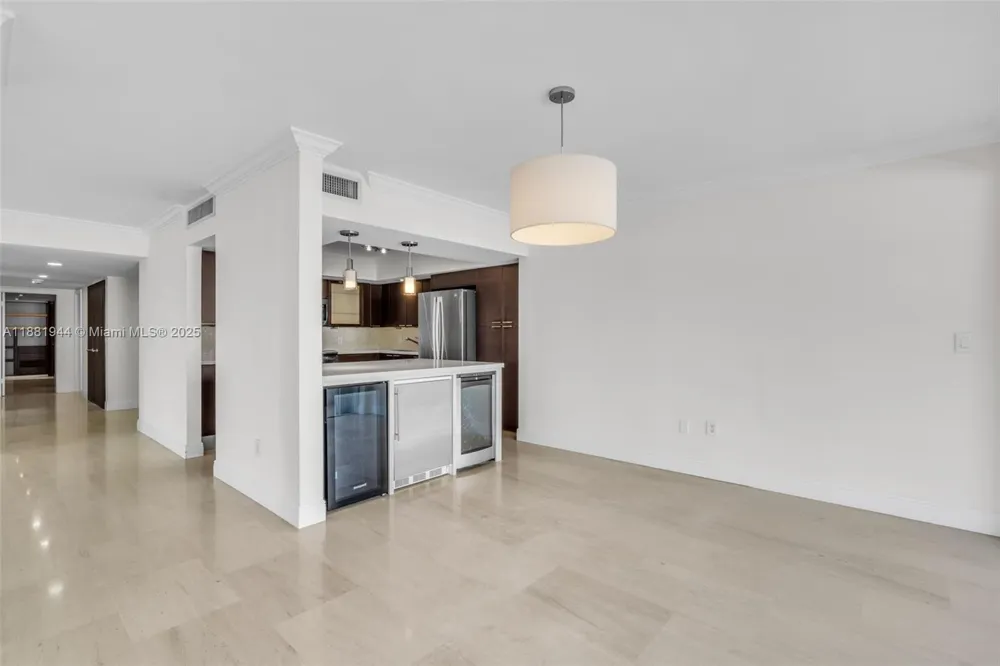 155 Ocean Lane Dr #300 Key Biscayne, FL 33149
