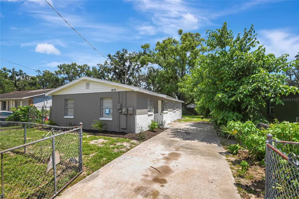 1615 E SITKA STREET Tampa, FL 33604