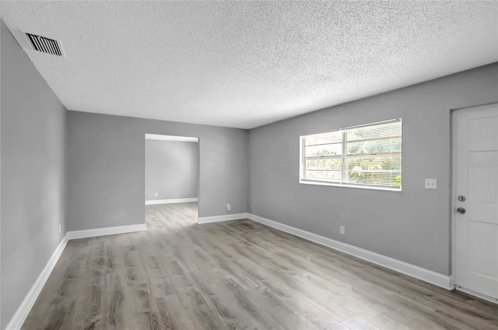 1615 E SITKA STREET Tampa, FL 33604