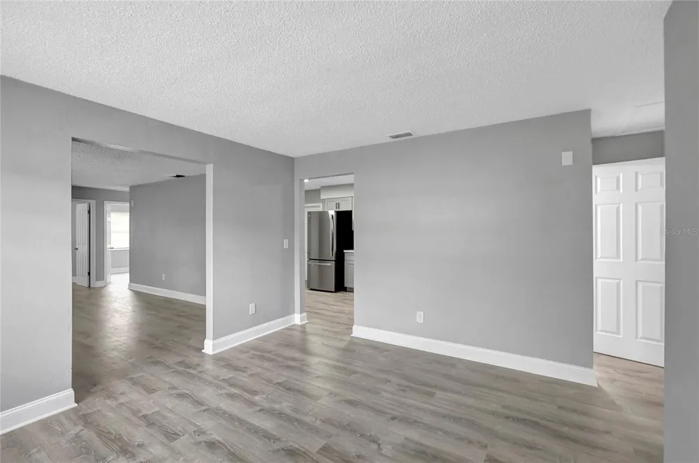 1615 E SITKA STREET Tampa, FL 33604