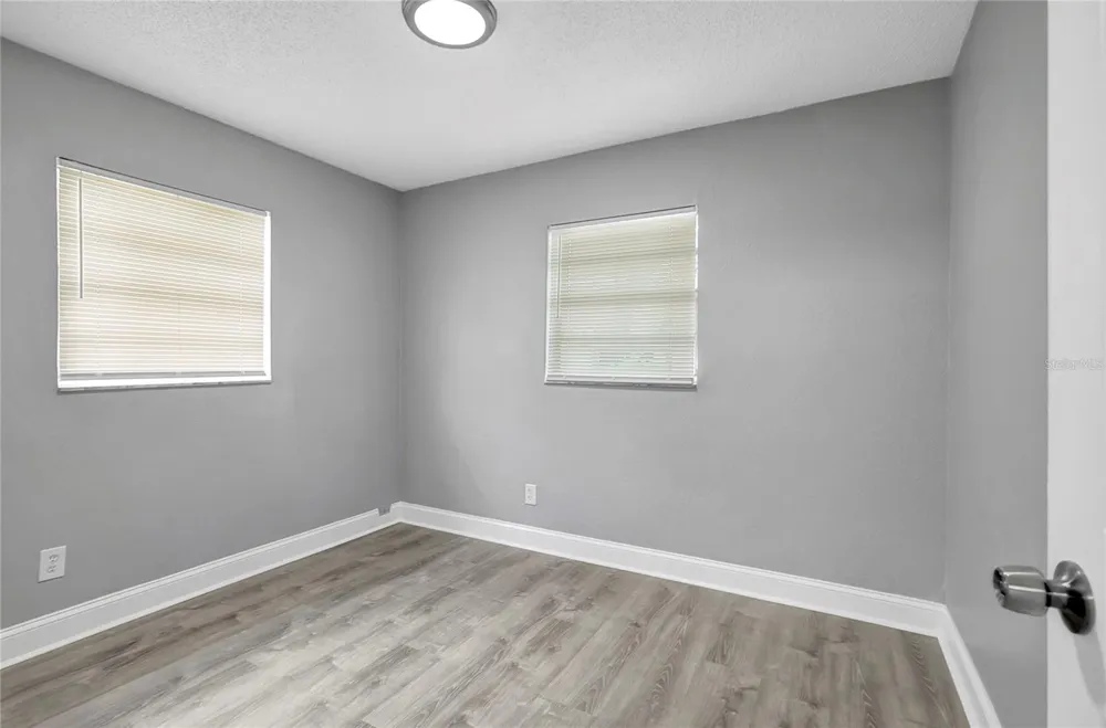 1615 E SITKA STREET Tampa, FL 33604
