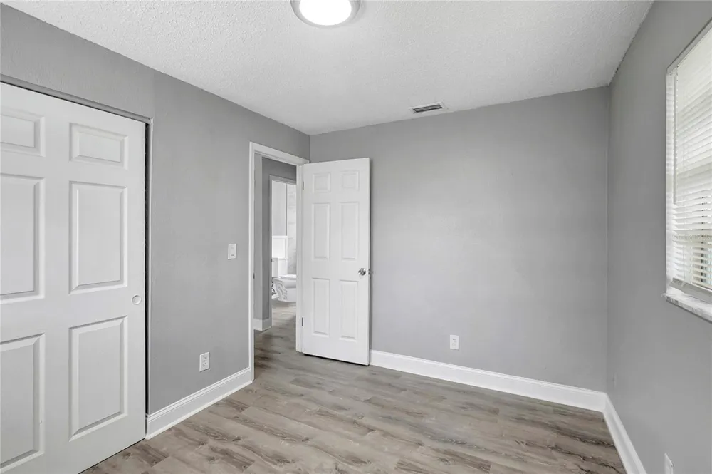 1615 E SITKA STREET Tampa, FL 33604