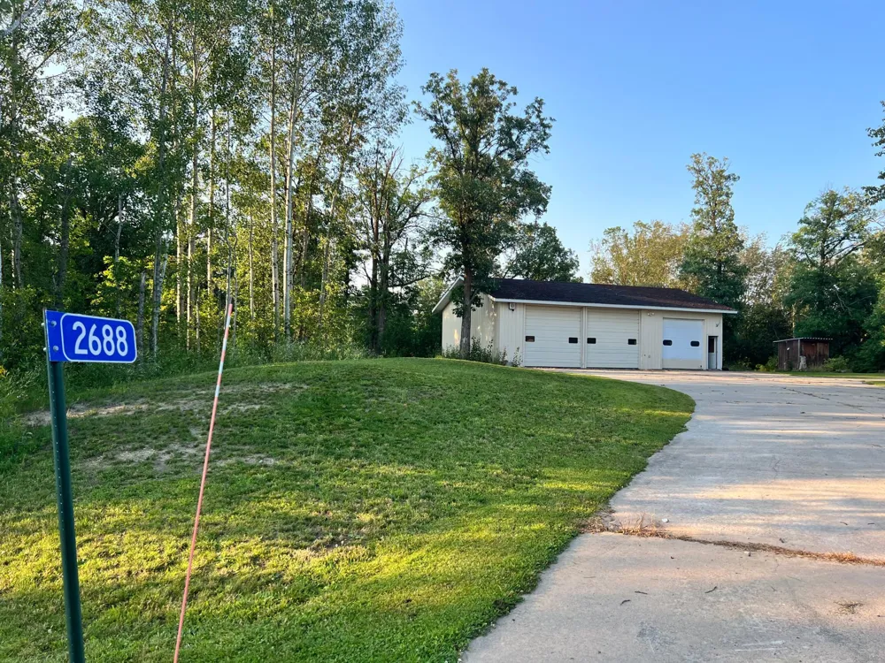 2689 and 2688 Oak Loop NW Baudette, MN 56623