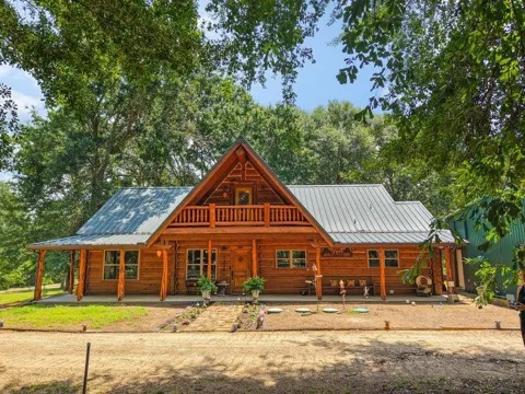 2226 Holly Road