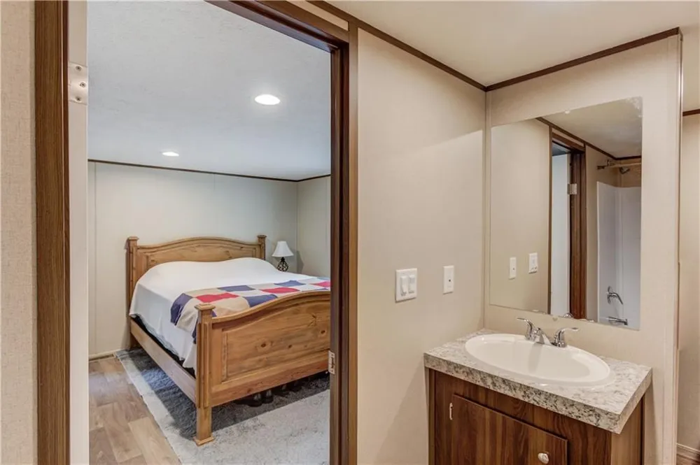 492 Gumlog Creek Martin, GA 30557
