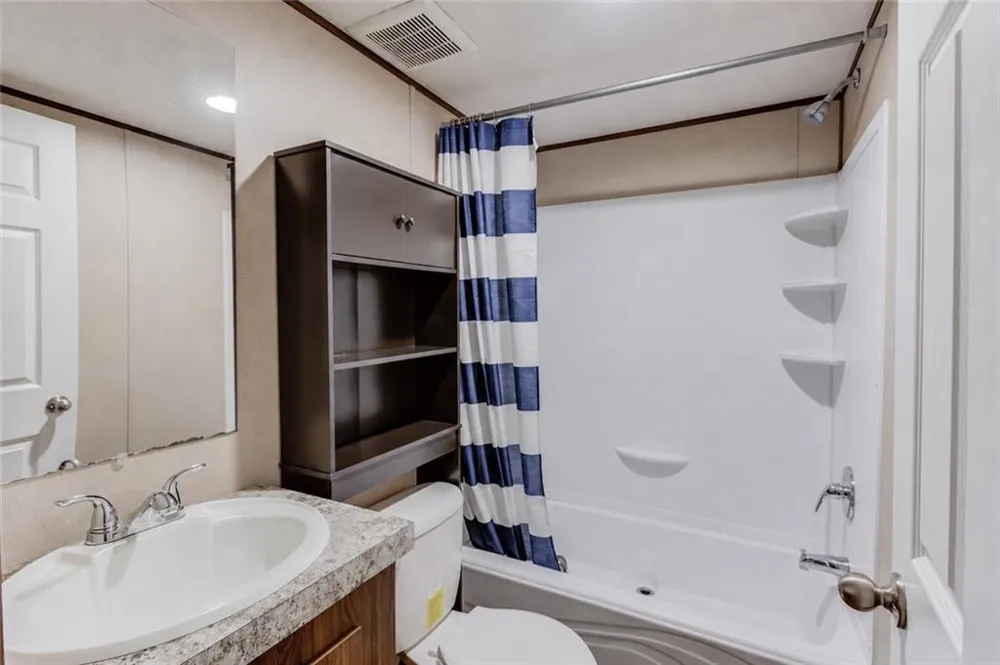 492 Gumlog Creek Martin, GA 30557